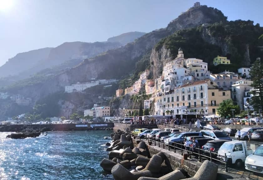 Visitare la Costiera Amalfitana e Il porto di Amalfi